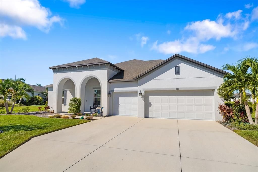 For Sale: $1,000,000 (4 beds, 4 baths, 3542 Square Feet)