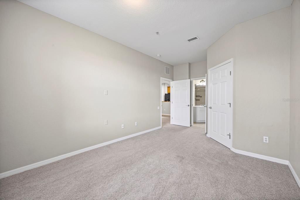 В аренду: $1,700 (3 спален, 2 ванн, 1384 Квадратных фут)