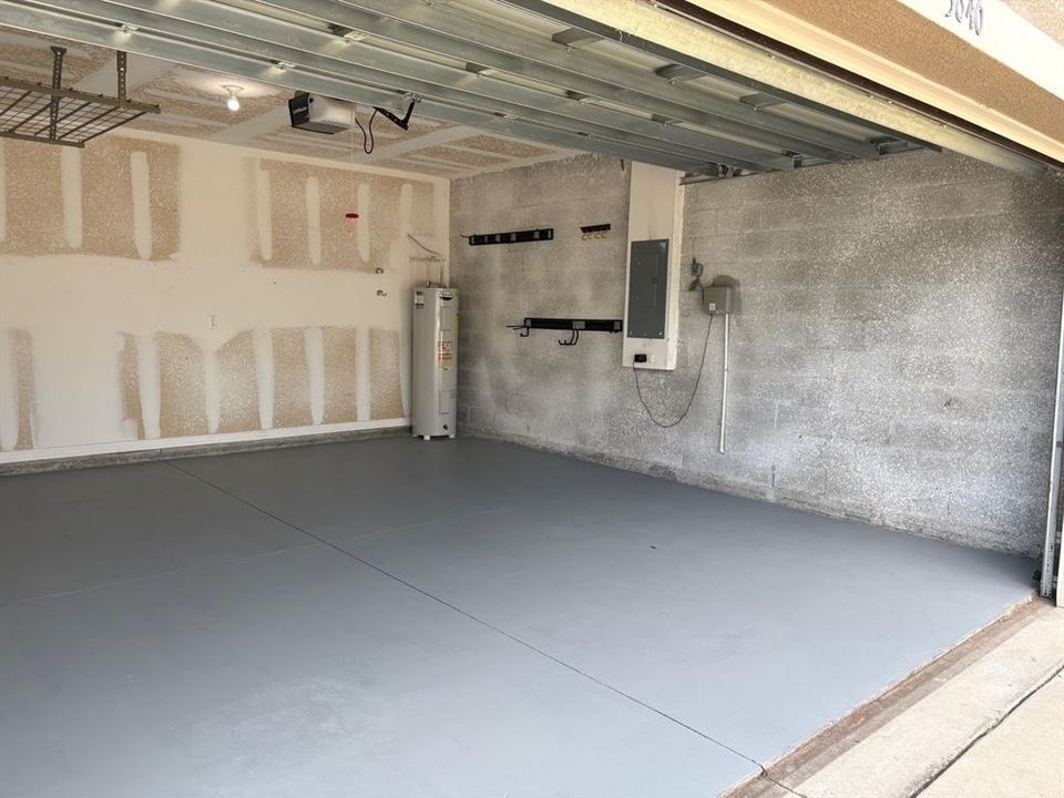 For Sale: $359,900 (4 beds, 2 baths, 2505 Square Feet)