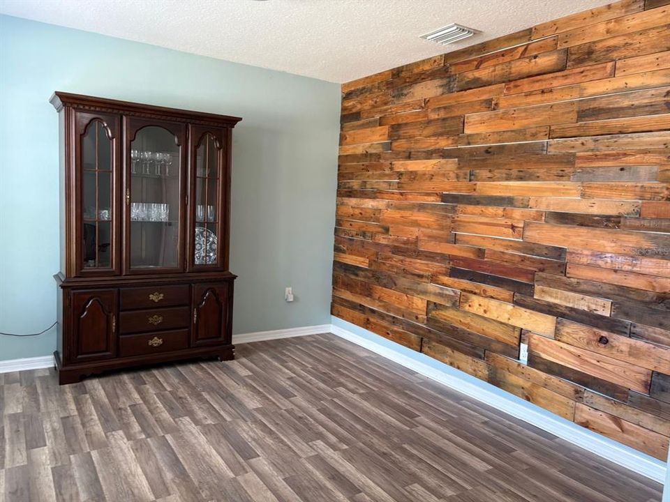 For Sale: $359,900 (4 beds, 2 baths, 2505 Square Feet)