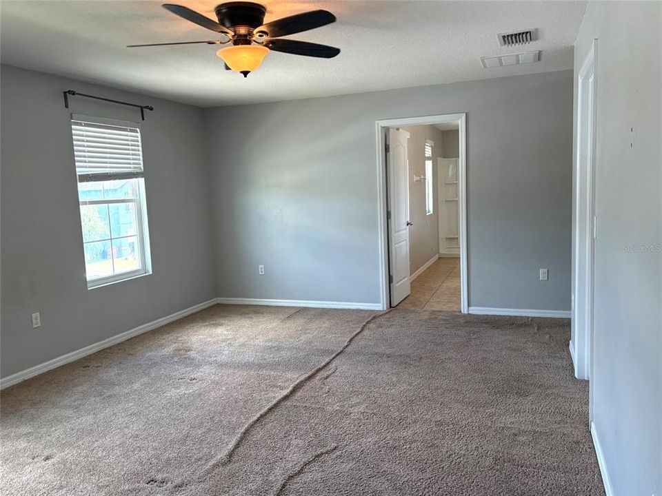 For Sale: $359,900 (4 beds, 2 baths, 2505 Square Feet)