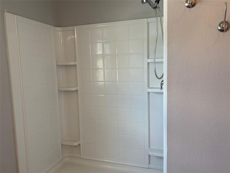 For Sale: $359,900 (4 beds, 2 baths, 2505 Square Feet)