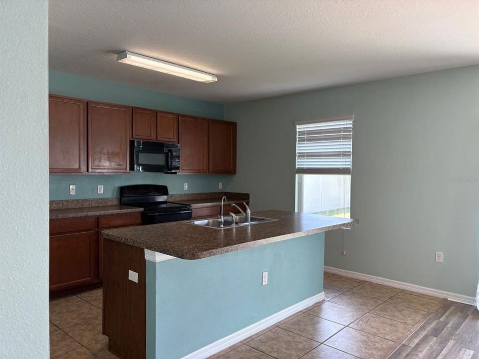 For Sale: $359,900 (4 beds, 2 baths, 2505 Square Feet)