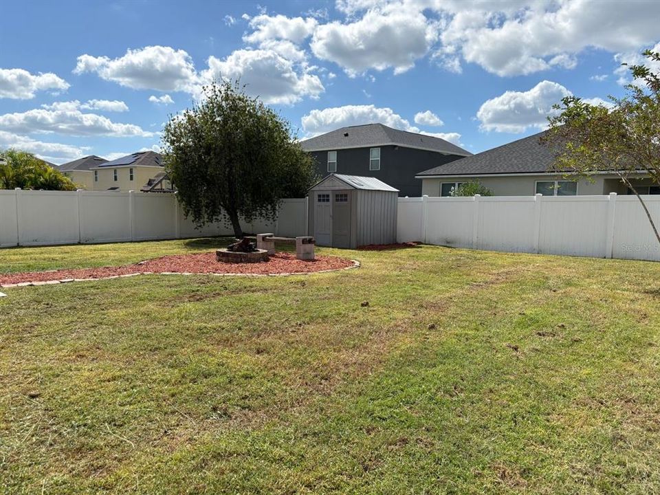 For Sale: $359,900 (4 beds, 2 baths, 2505 Square Feet)