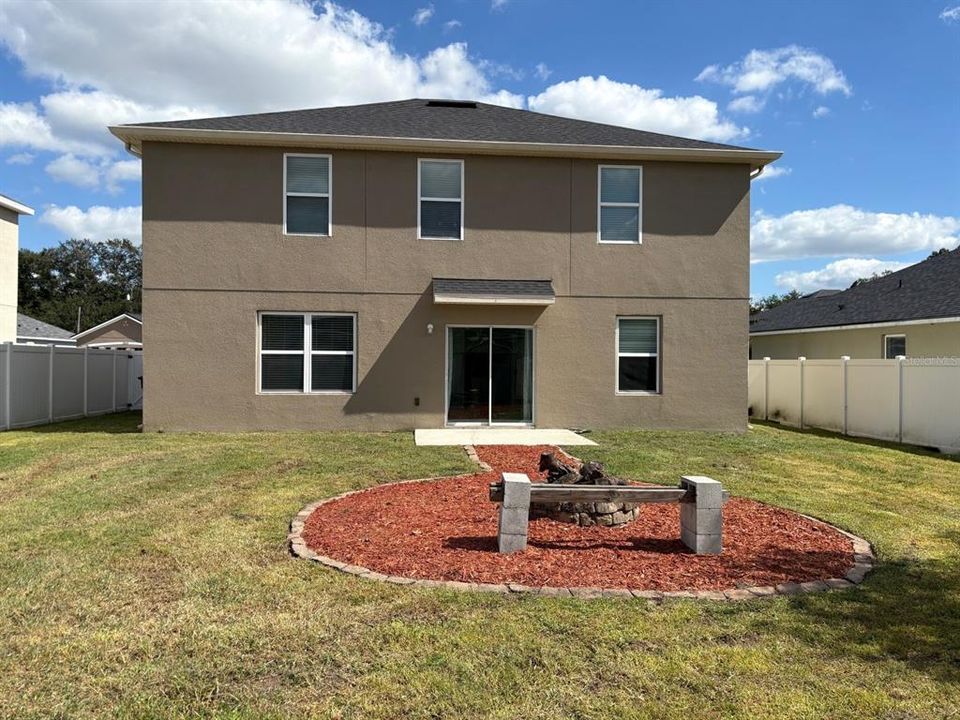 For Sale: $359,900 (4 beds, 2 baths, 2505 Square Feet)