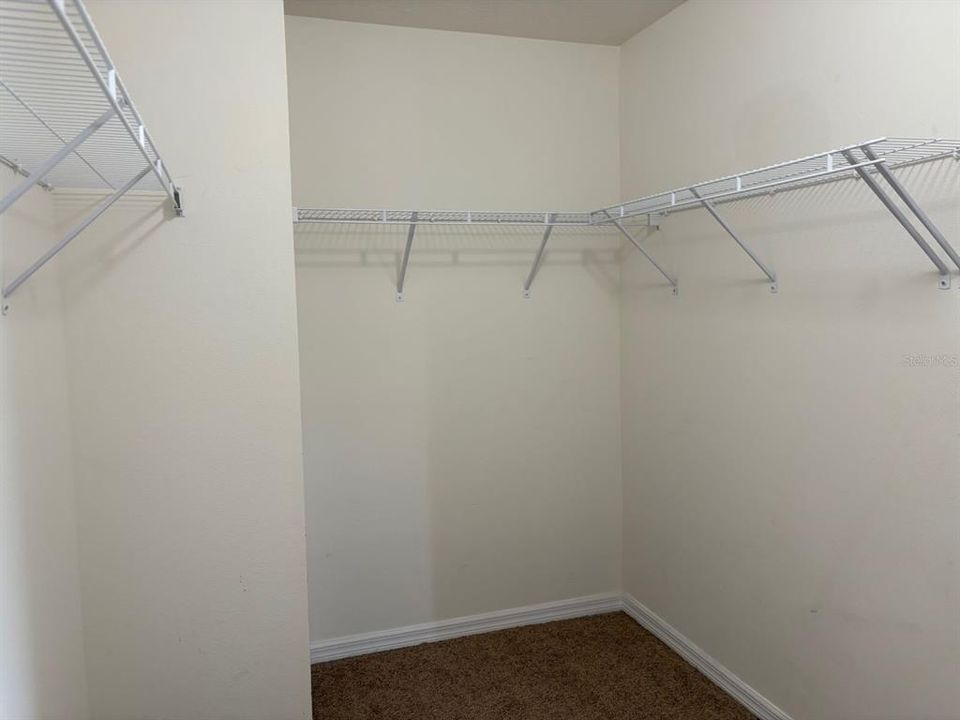 For Sale: $359,900 (4 beds, 2 baths, 2505 Square Feet)