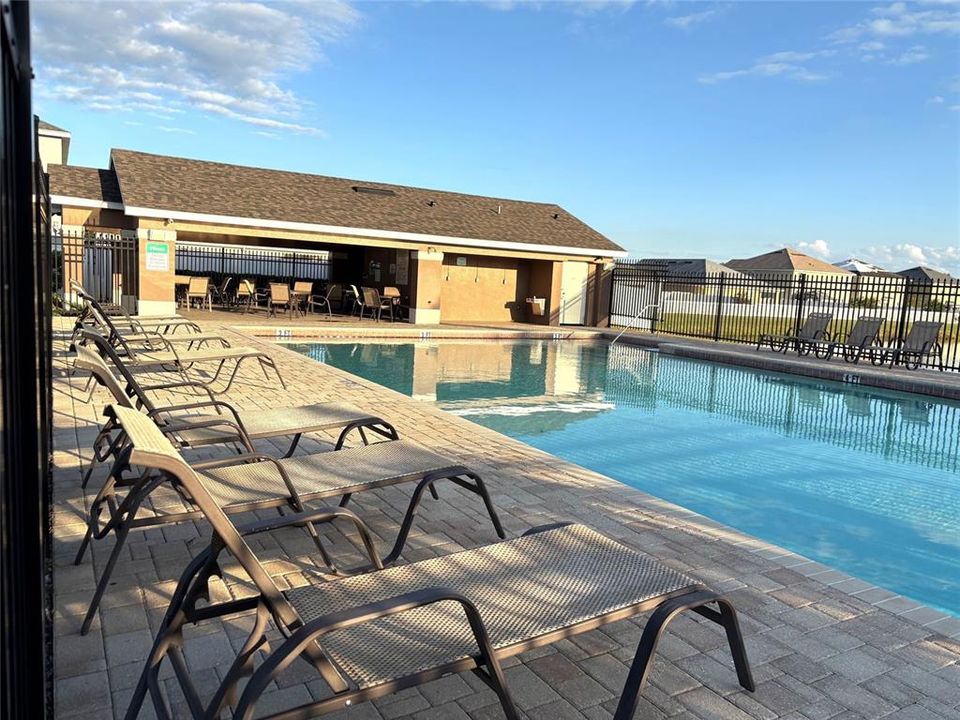 For Sale: $359,900 (4 beds, 2 baths, 2505 Square Feet)