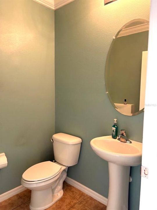 For Sale: $359,900 (4 beds, 2 baths, 2505 Square Feet)