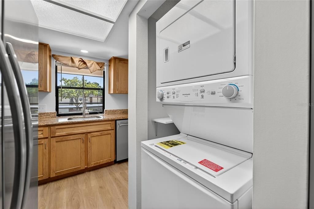 待售: $160,000 (1 贝兹, 1 浴室, 576 平方英尺)