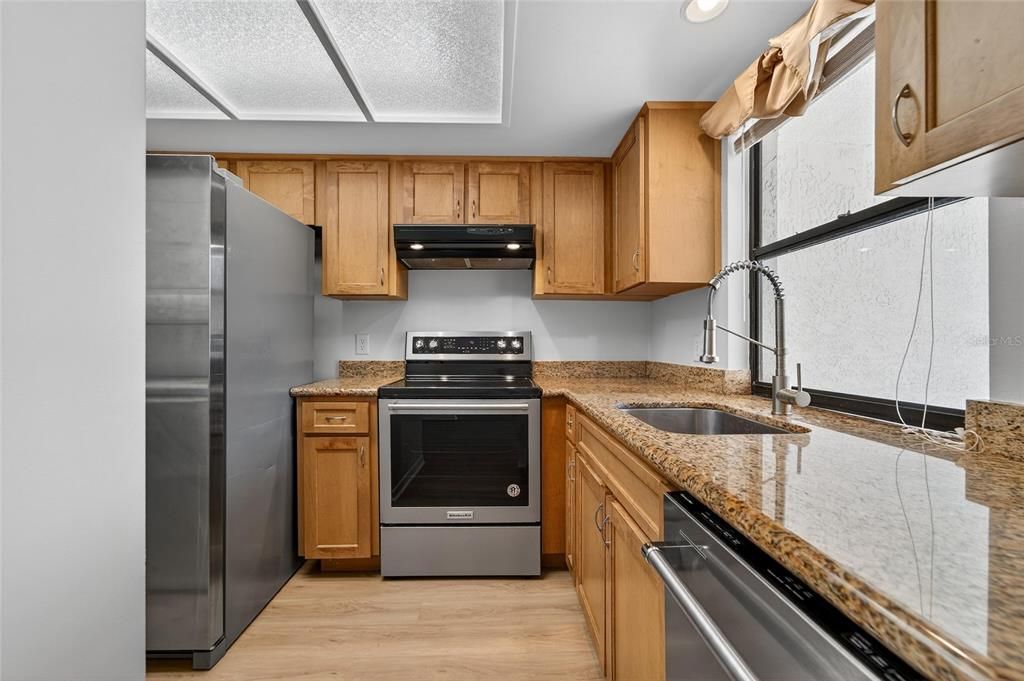 待售: $160,000 (1 贝兹, 1 浴室, 576 平方英尺)