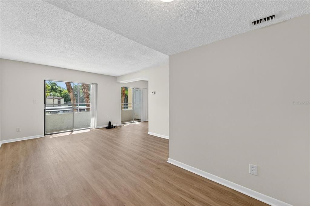 待售: $160,000 (1 贝兹, 1 浴室, 576 平方英尺)