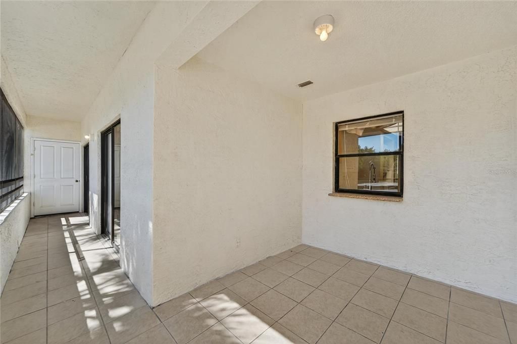 待售: $160,000 (1 贝兹, 1 浴室, 576 平方英尺)