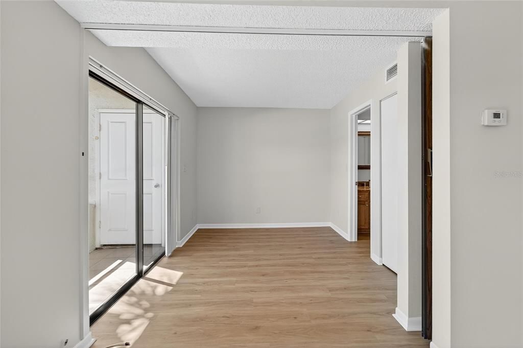 待售: $160,000 (1 贝兹, 1 浴室, 576 平方英尺)