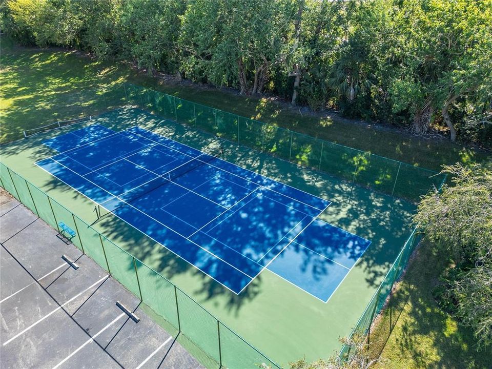 待售: $160,000 (1 贝兹, 1 浴室, 576 平方英尺)