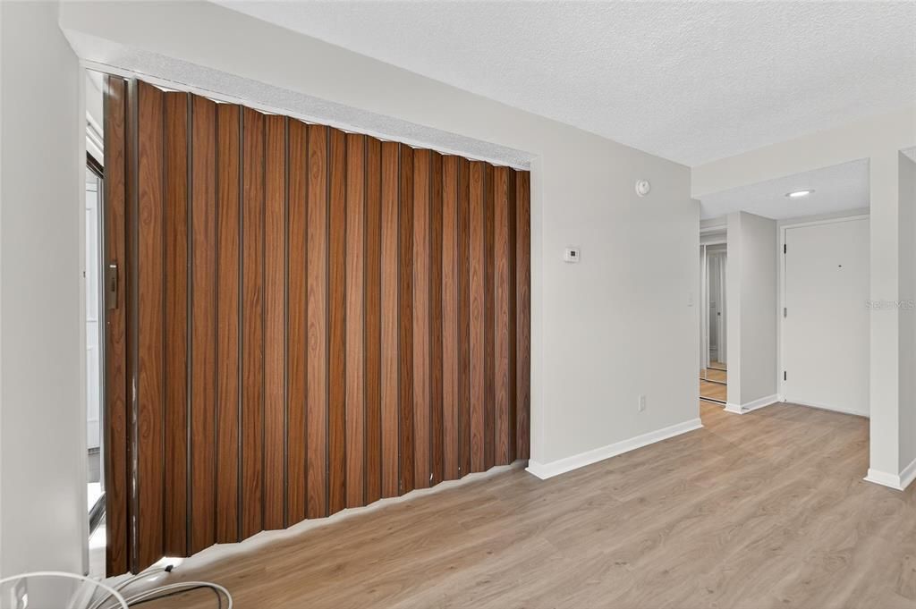 待售: $160,000 (1 贝兹, 1 浴室, 576 平方英尺)