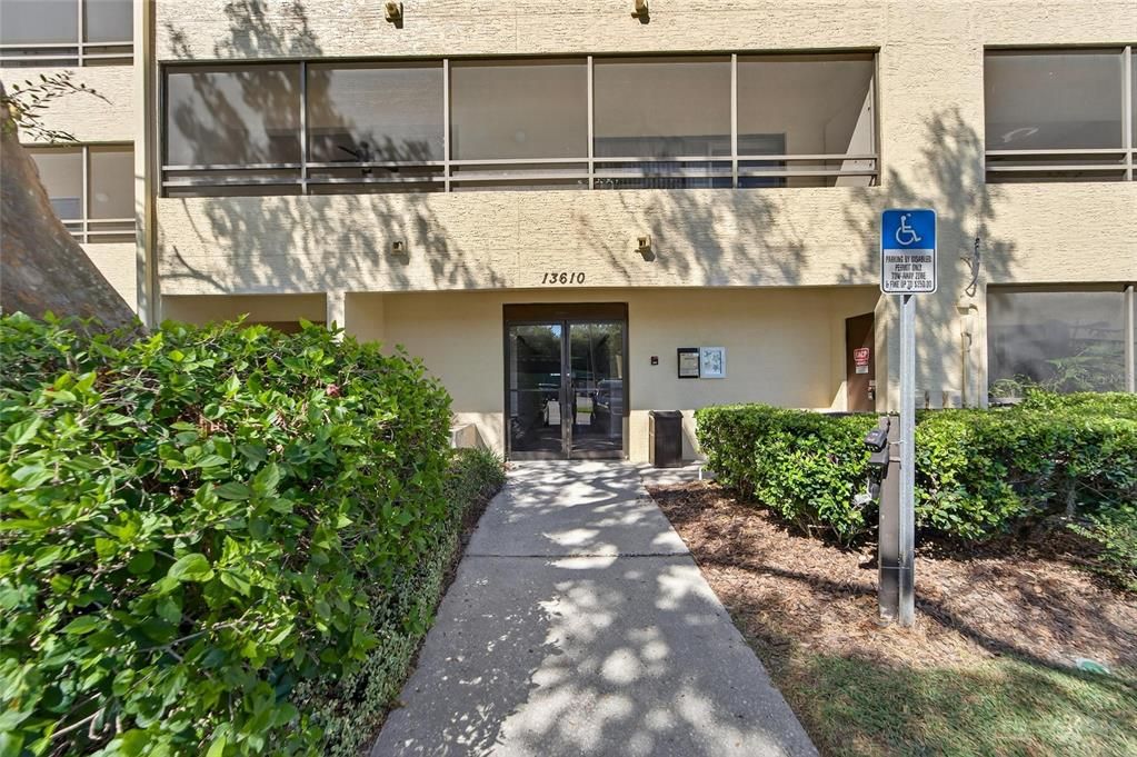 待售: $160,000 (1 贝兹, 1 浴室, 576 平方英尺)