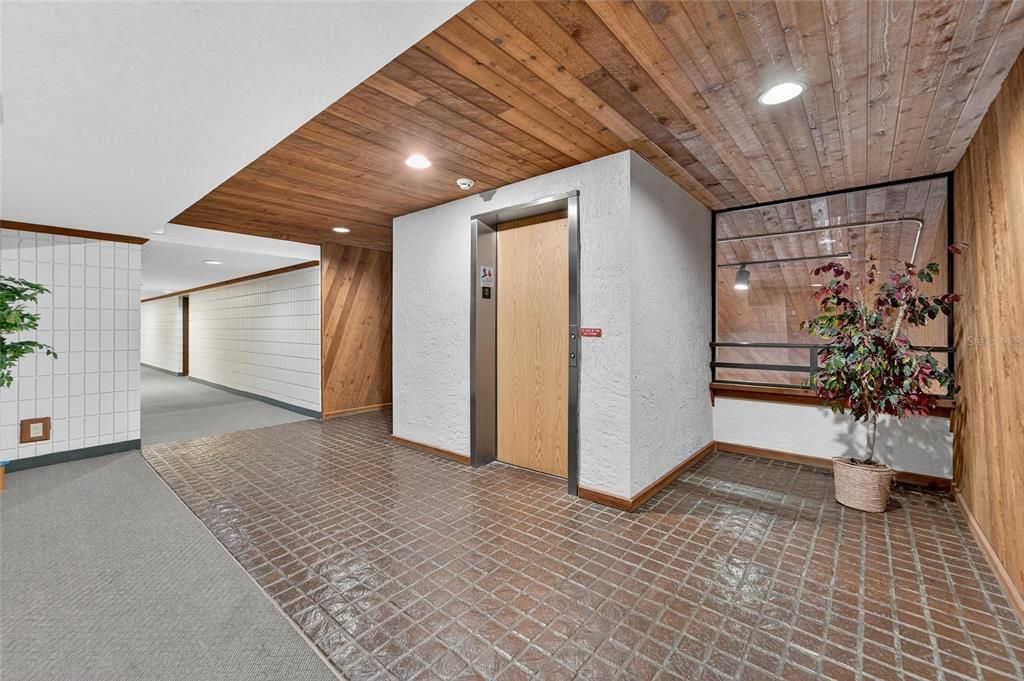 待售: $160,000 (1 贝兹, 1 浴室, 576 平方英尺)