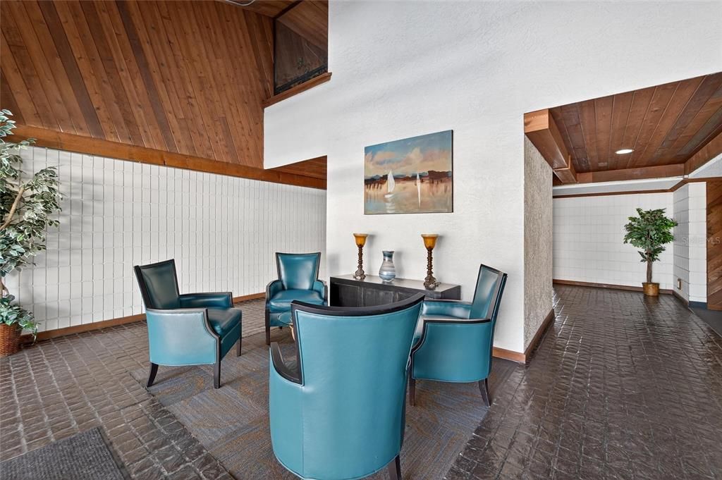 待售: $160,000 (1 贝兹, 1 浴室, 576 平方英尺)