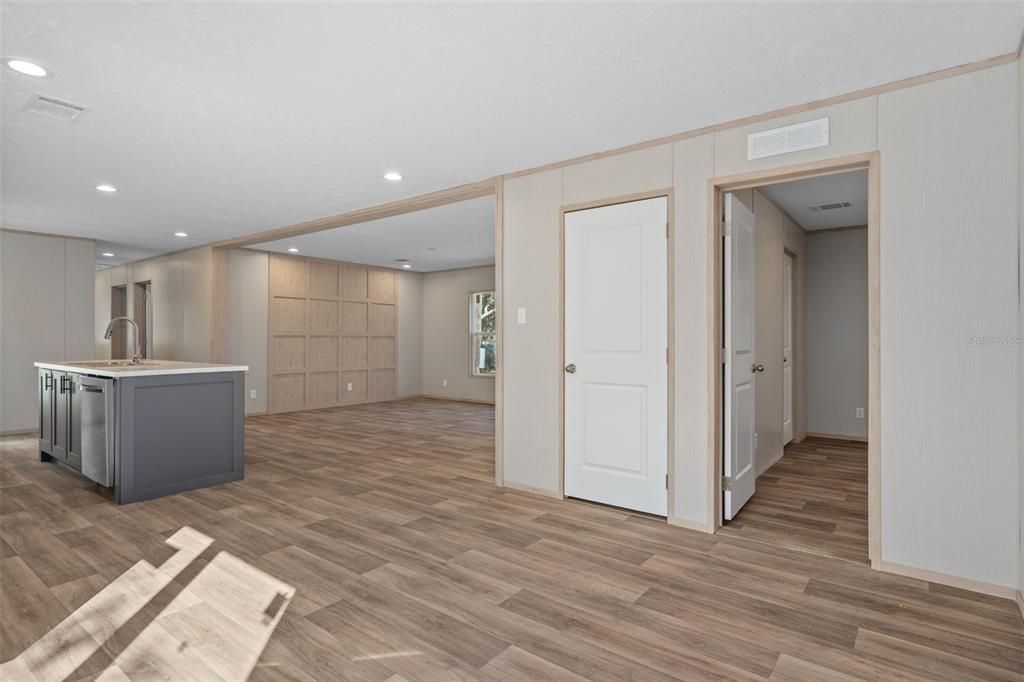 For Sale: $245,000 (3 beds, 2 baths, 1475 Square Feet)