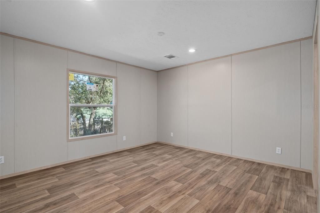 For Sale: $245,000 (3 beds, 2 baths, 1475 Square Feet)