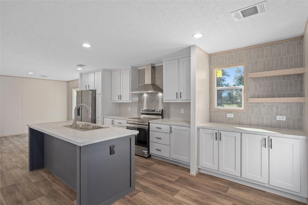 For Sale: $245,000 (3 beds, 2 baths, 1475 Square Feet)