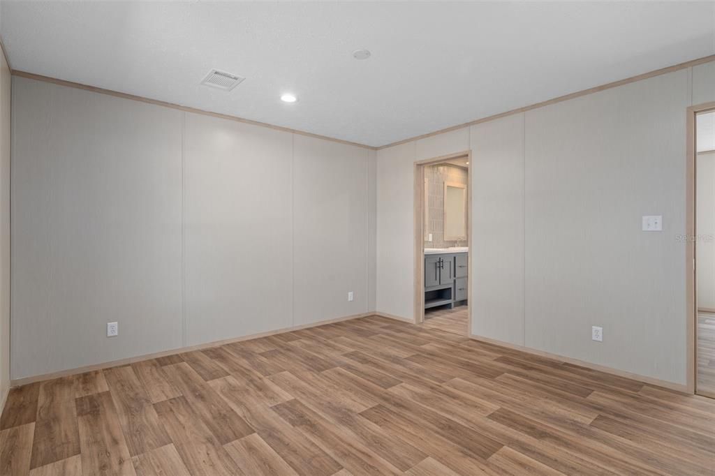 For Sale: $245,000 (3 beds, 2 baths, 1475 Square Feet)