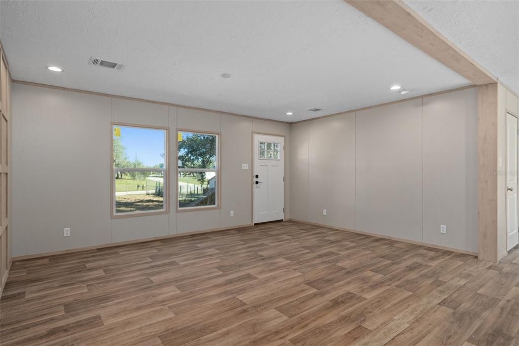 For Sale: $245,000 (3 beds, 2 baths, 1475 Square Feet)