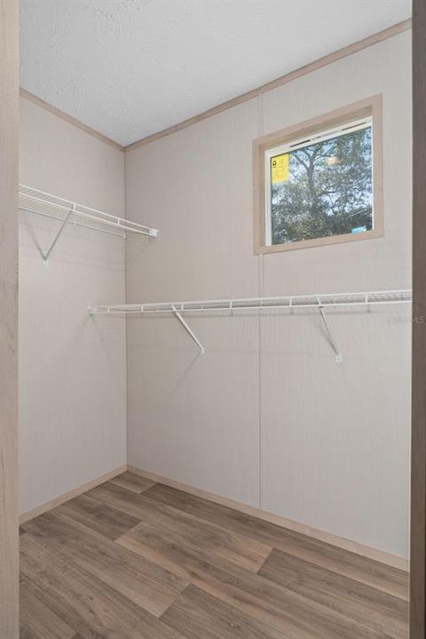 For Sale: $245,000 (3 beds, 2 baths, 1475 Square Feet)