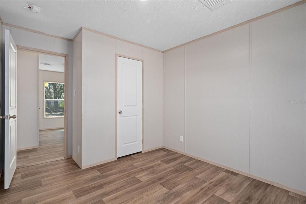 For Sale: $245,000 (3 beds, 2 baths, 1475 Square Feet)