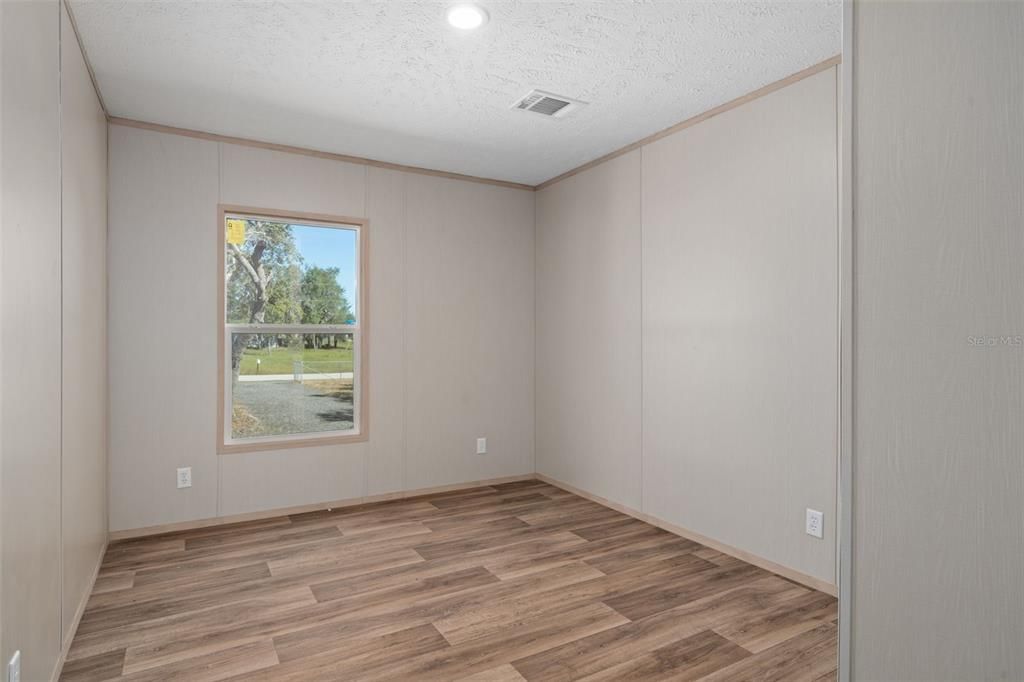 For Sale: $245,000 (3 beds, 2 baths, 1475 Square Feet)