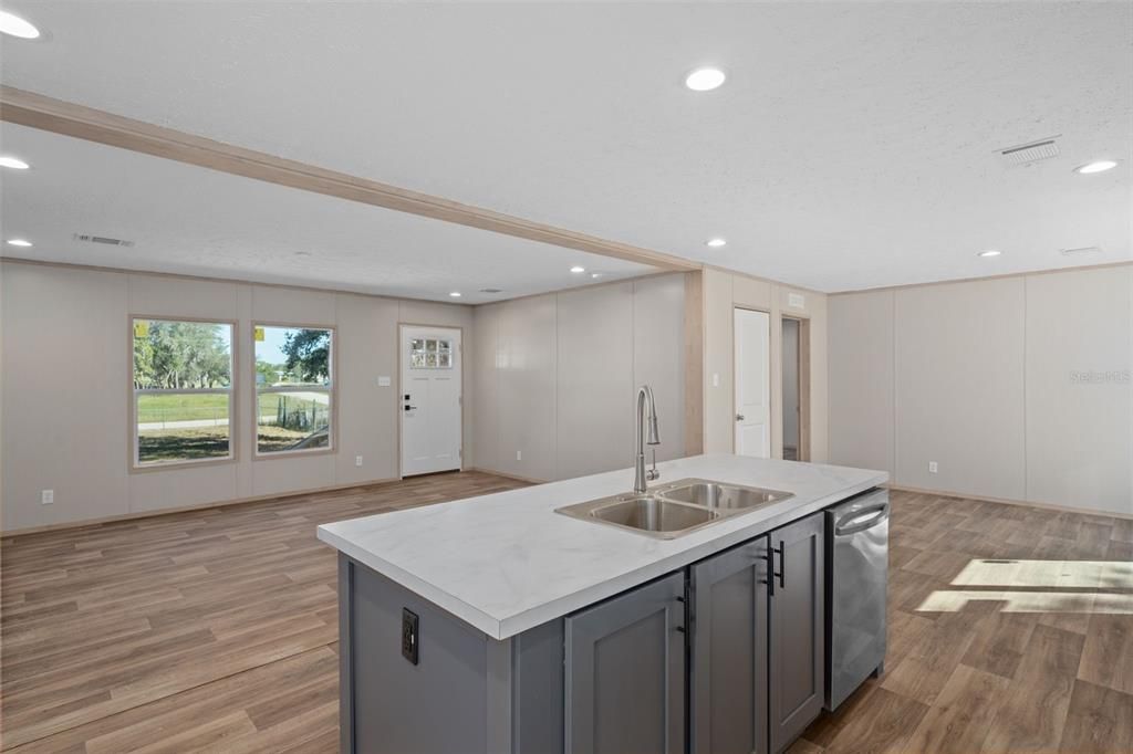 For Sale: $245,000 (3 beds, 2 baths, 1475 Square Feet)