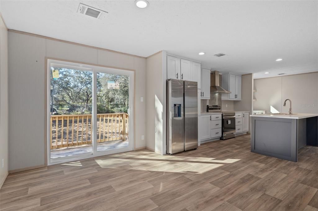 For Sale: $245,000 (3 beds, 2 baths, 1475 Square Feet)