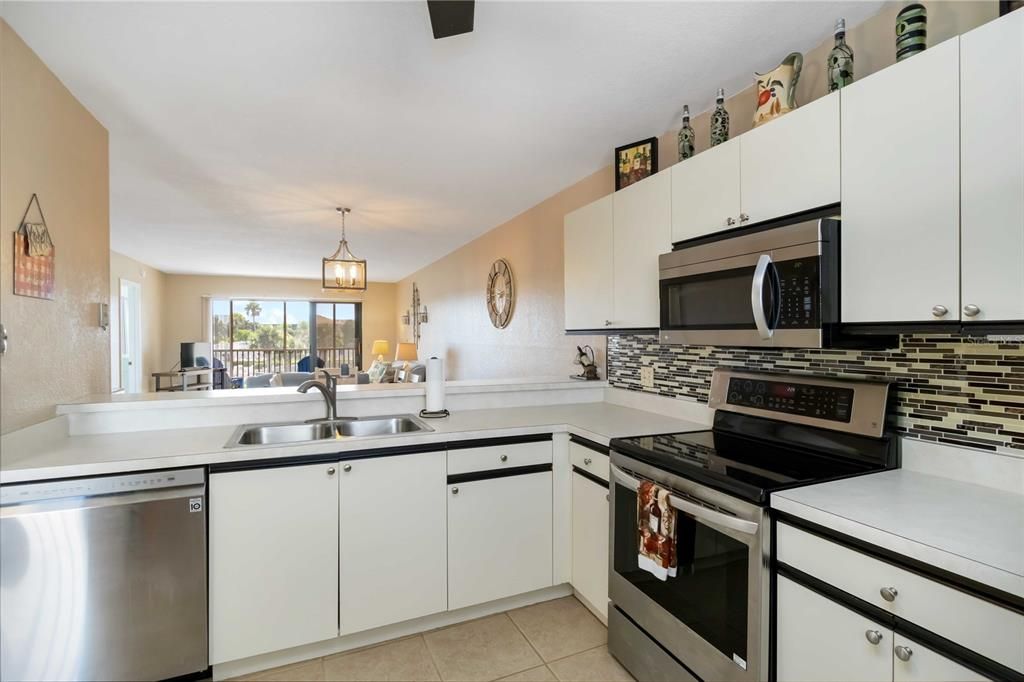 На продажу: $135,000 (2 спален, 2 ванн, 1153 Квадратных фут)