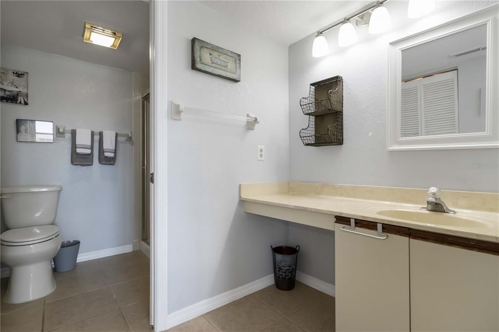 На продажу: $135,000 (2 спален, 2 ванн, 1153 Квадратных фут)