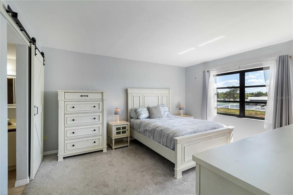 На продажу: $135,000 (2 спален, 2 ванн, 1153 Квадратных фут)