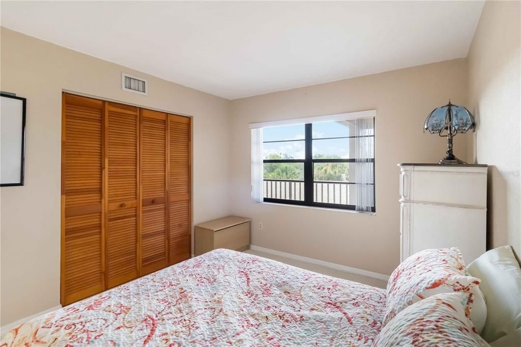 На продажу: $135,000 (2 спален, 2 ванн, 1153 Квадратных фут)