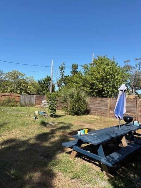 For Sale: $255,000 (3 beds, 2 baths, 1322 Square Feet)