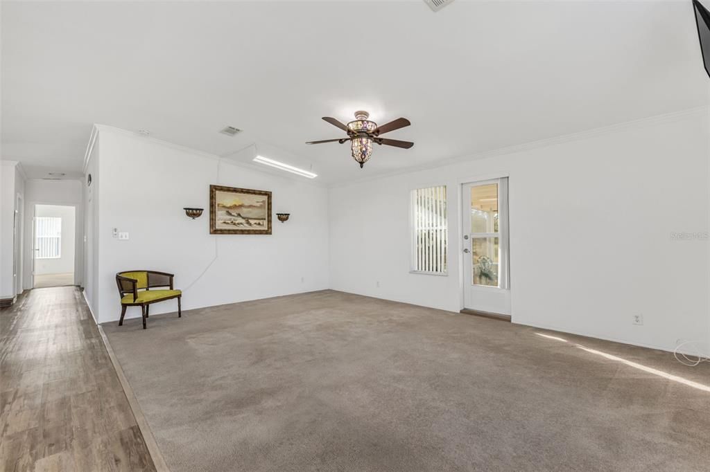 待售: $215,000 (2 贝兹, 2 浴室, 1404 平方英尺)