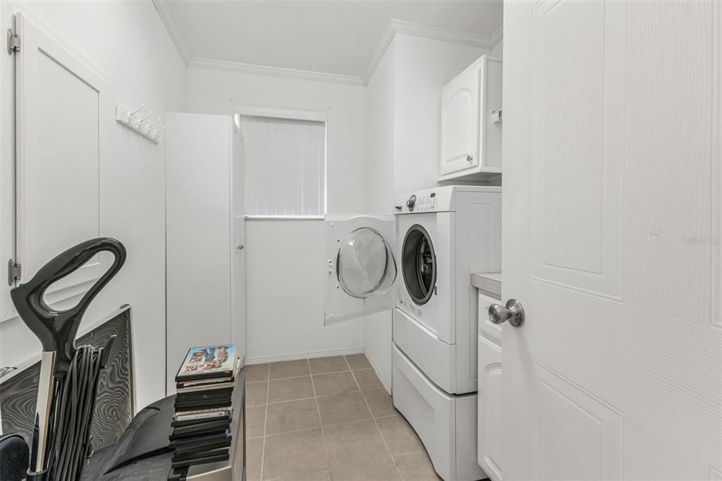 待售: $215,000 (2 贝兹, 2 浴室, 1404 平方英尺)