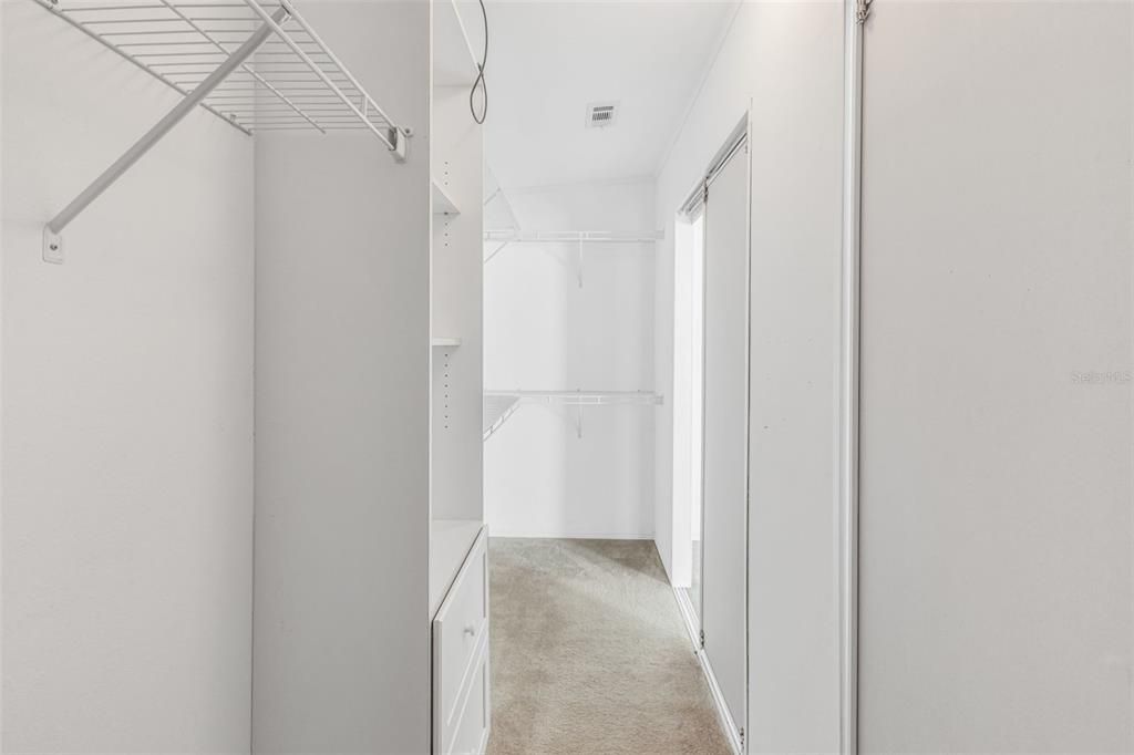 待售: $215,000 (2 贝兹, 2 浴室, 1404 平方英尺)