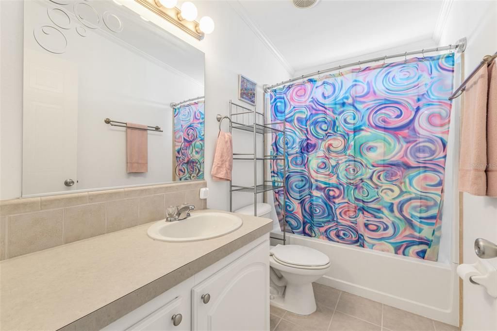 待售: $215,000 (2 贝兹, 2 浴室, 1404 平方英尺)