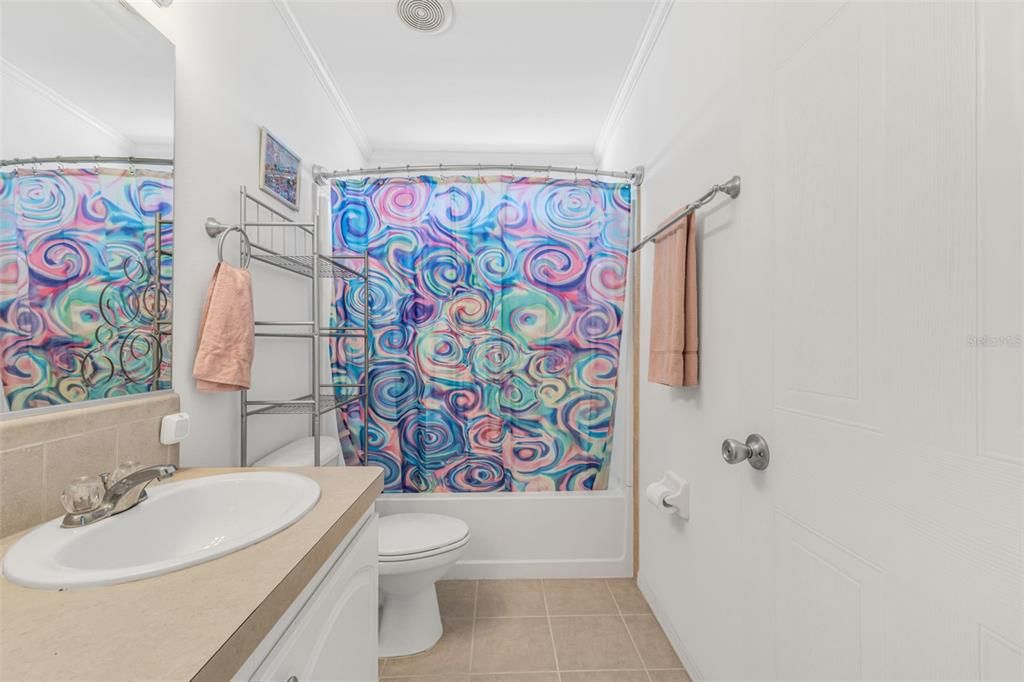 待售: $215,000 (2 贝兹, 2 浴室, 1404 平方英尺)