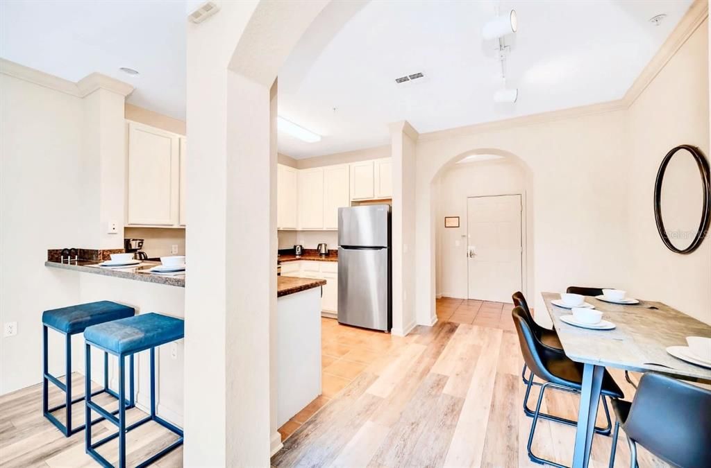 待售: $249,000 (2 贝兹, 2 浴室, 1203 平方英尺)