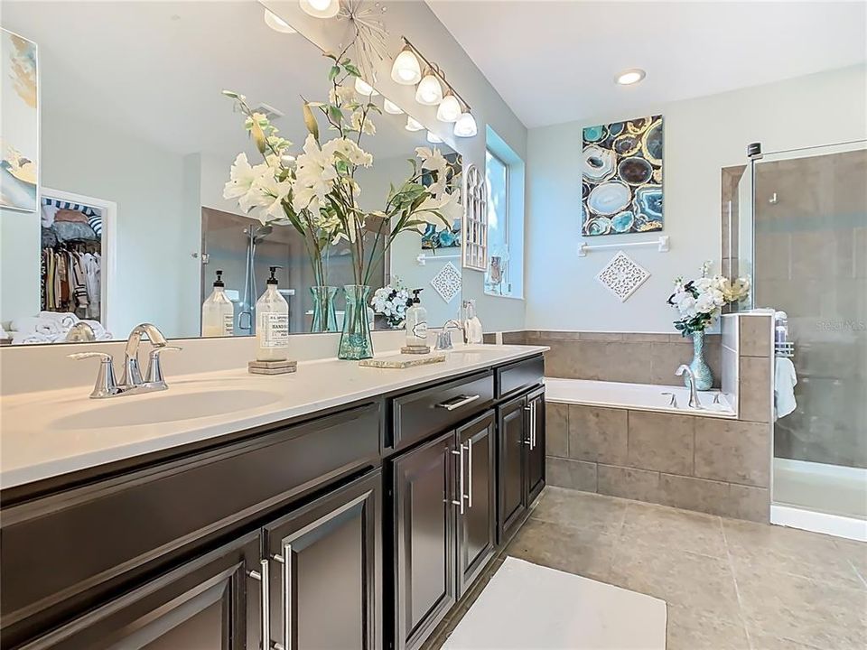 На продажу: $520,000 (5 спален, 4 ванн, 3824 Квадратных фут)