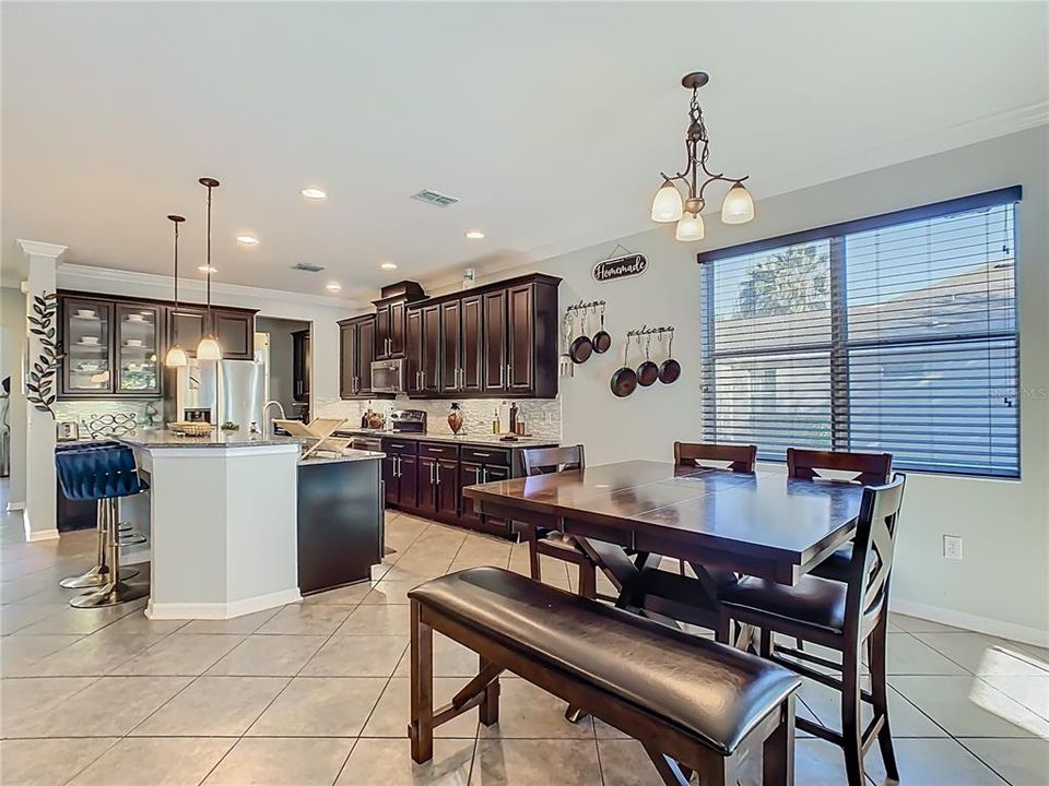 На продажу: $520,000 (5 спален, 4 ванн, 3824 Квадратных фут)