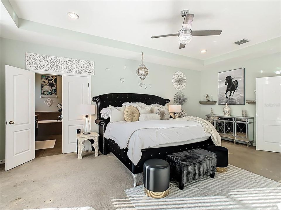 На продажу: $520,000 (5 спален, 4 ванн, 3824 Квадратных фут)