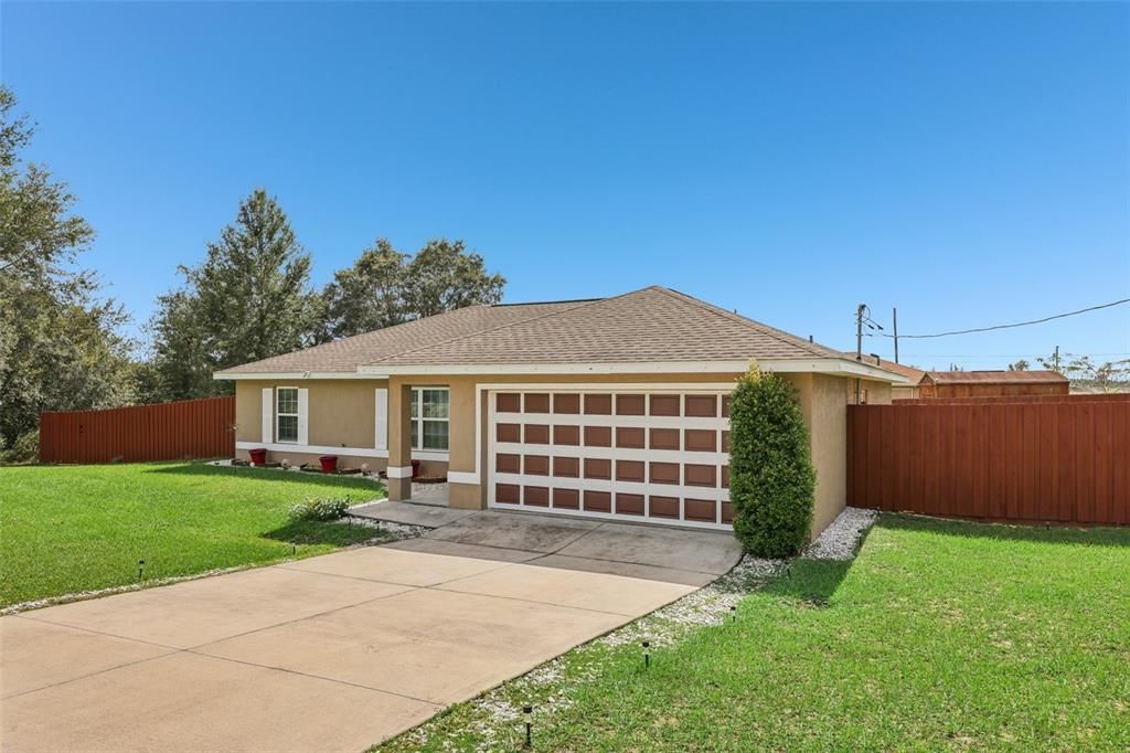 For Sale: $285,000 (3 beds, 2 baths, 1352 Square Feet)