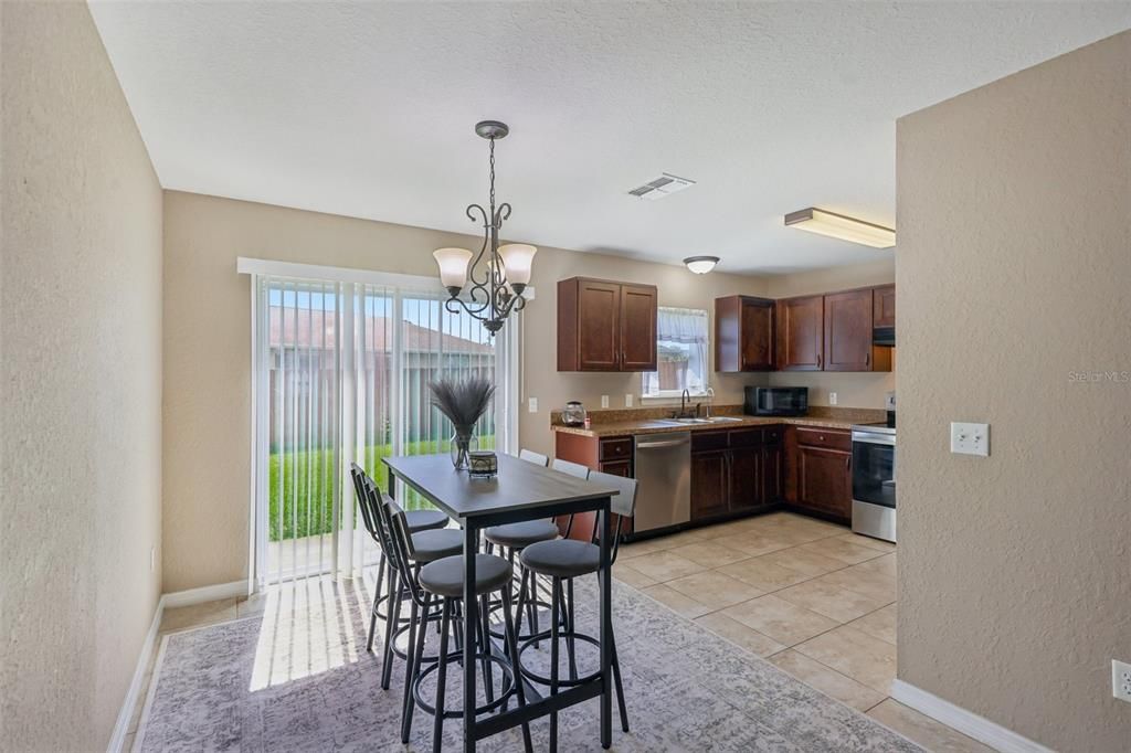 For Sale: $285,000 (3 beds, 2 baths, 1352 Square Feet)