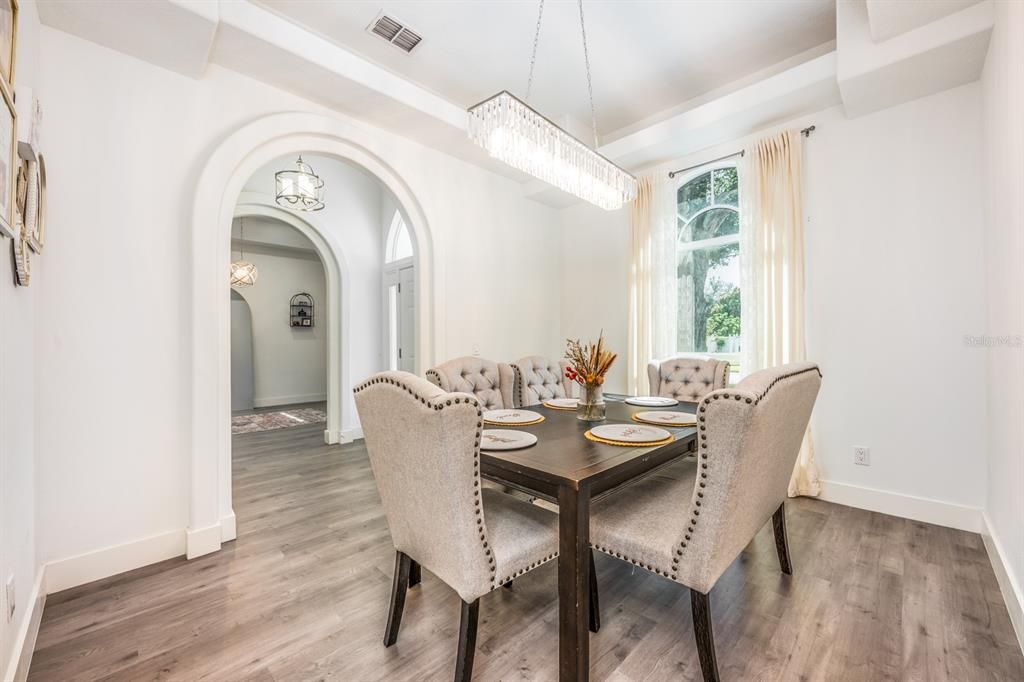 For Sale: $600,000 (4 beds, 2 baths, 2635 Square Feet)