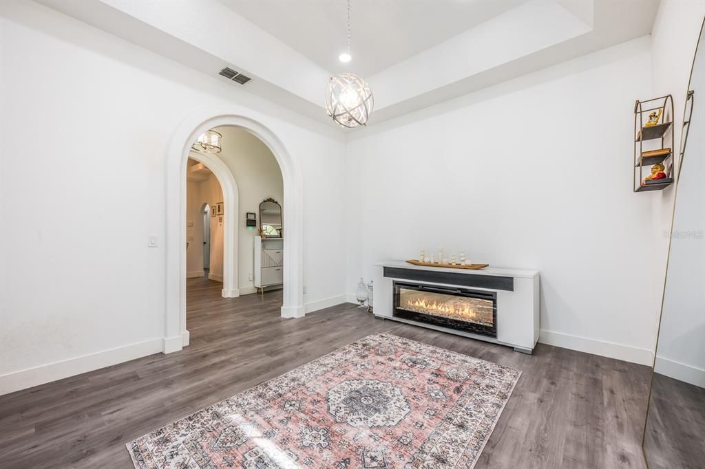 For Sale: $600,000 (4 beds, 2 baths, 2635 Square Feet)